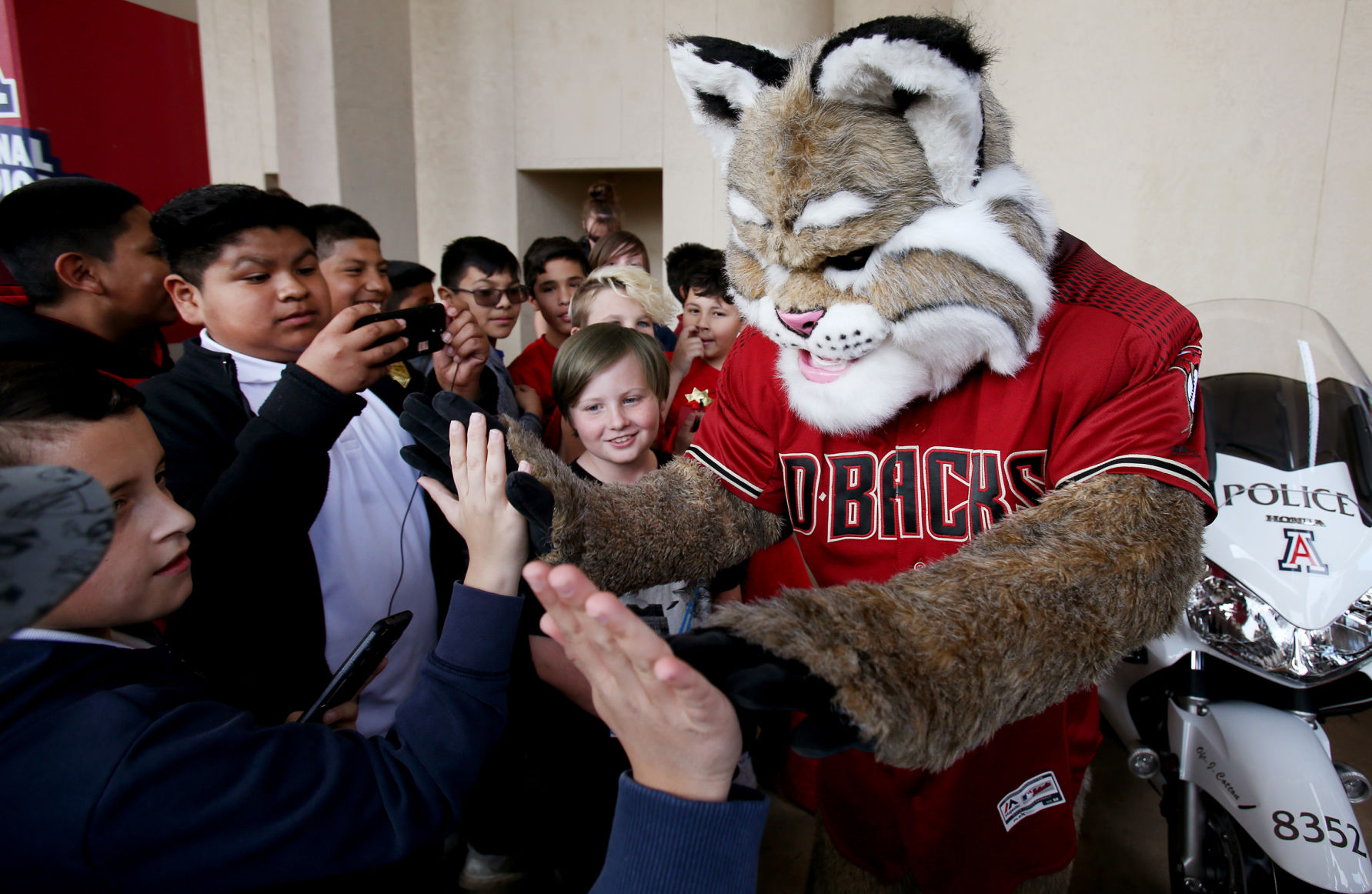 D-backs Field Trip Day for Tucson schoolchildren